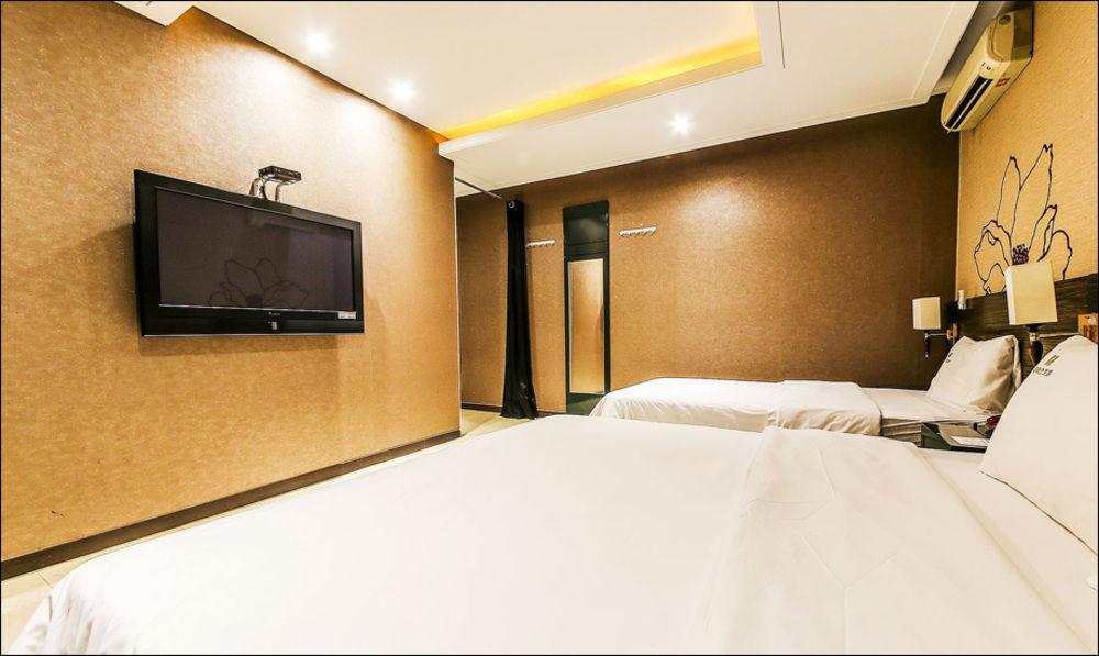 Nice Hotel Uijeongbu Bagian luar foto