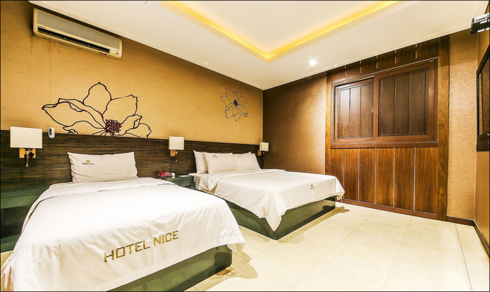 Nice Hotel Uijeongbu Bagian luar foto