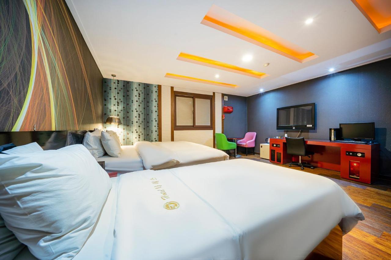 Nice Hotel Uijeongbu Bagian luar foto